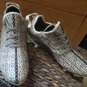 Yeezy 350 Cleat 'Turtle Dove' -Addidas